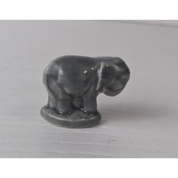 Wade England Gray Elephant Figurine Ceramic Whimsies Miniature Vintage - Picture 5 of 7